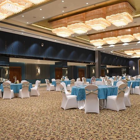 The Maple Hotel Bhopal Exterior foto